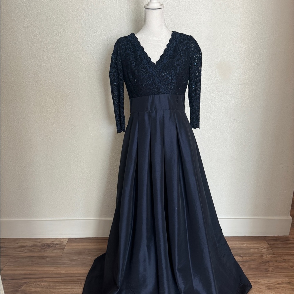 Jessica Howard Elegant Navy Long Sleeve Dress